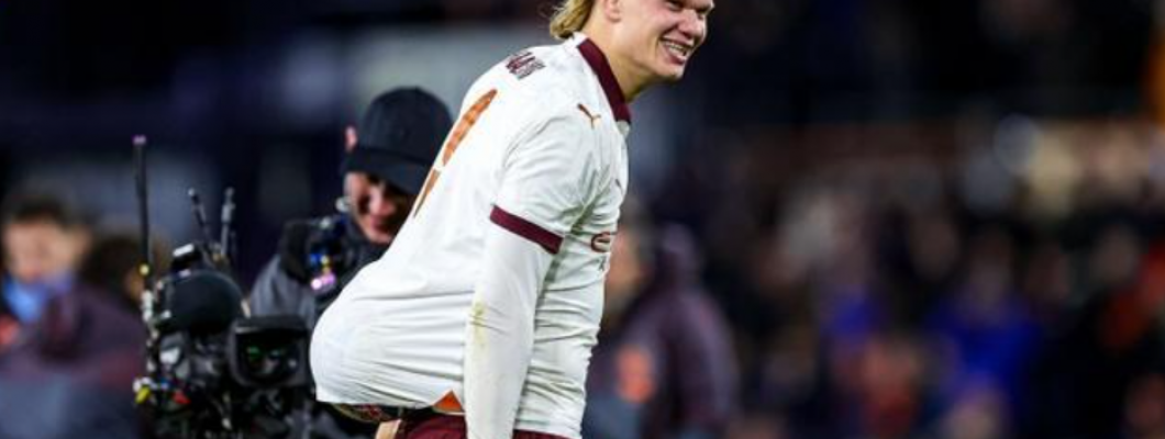 To gullstøvler bundet med mange kjendiser