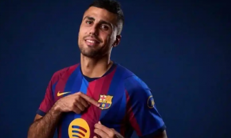 Barcelona sikrer seg endelig den 30 år gamle Ballon d'Or-vinneren etter fem tilbud!