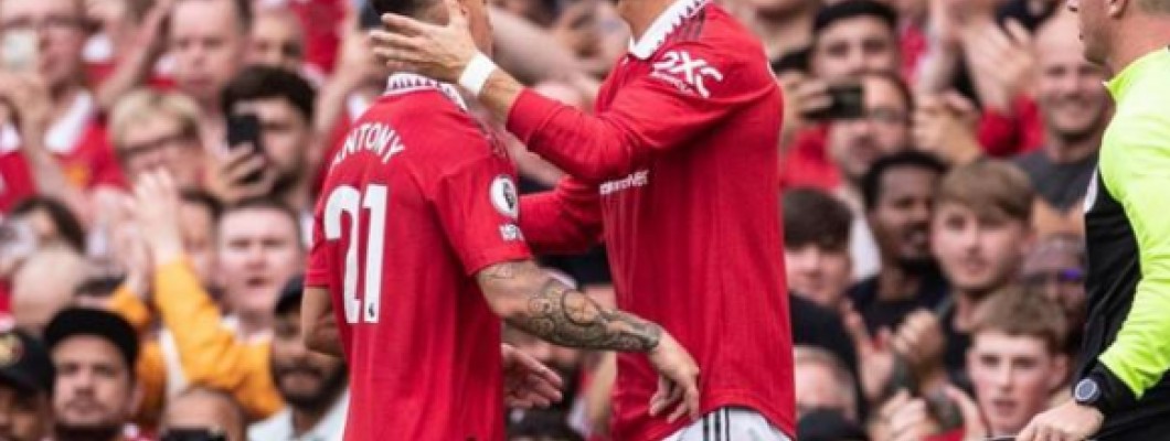 Man Utd vinner fjerde strake, Arsenal taper først