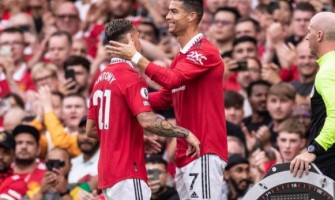 Man Utd vinner fjerde strake, Arsenal taper først