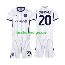 Billige Fotballdrakter Inter Milan Hakan Calhanoglu 20 Barn Bortedrakt 2026-2027 Kortermet